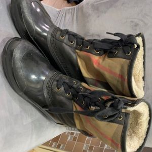 Women’s Burberry snow boots